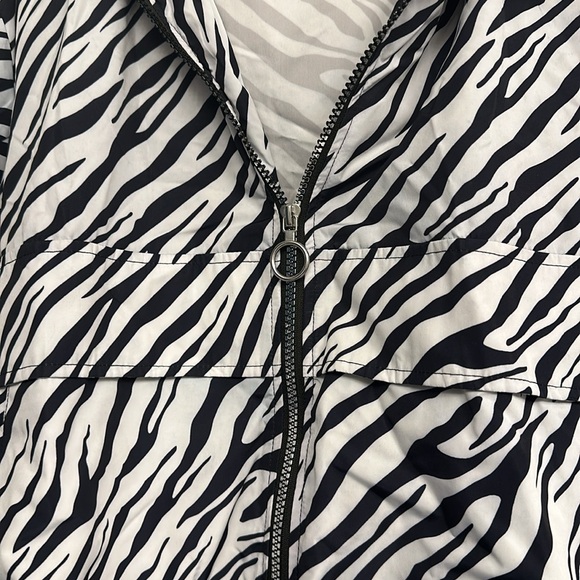 ZARA Zebra Windbreaker - Picture 3 of 6